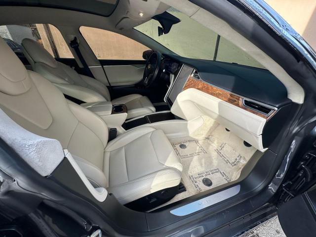 Tesla Model S Image 9