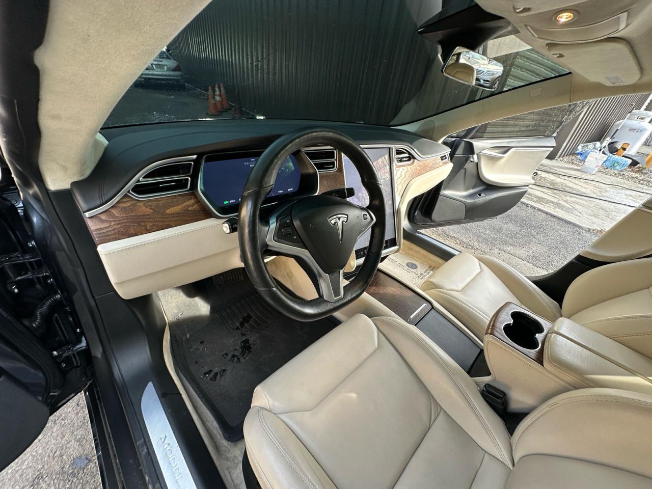 Tesla Model S Image 5