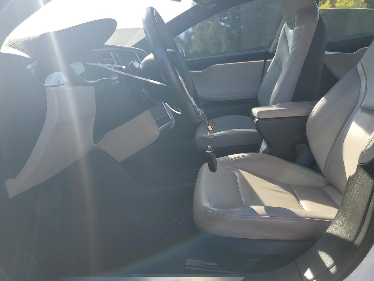 Tesla Model S Image 12