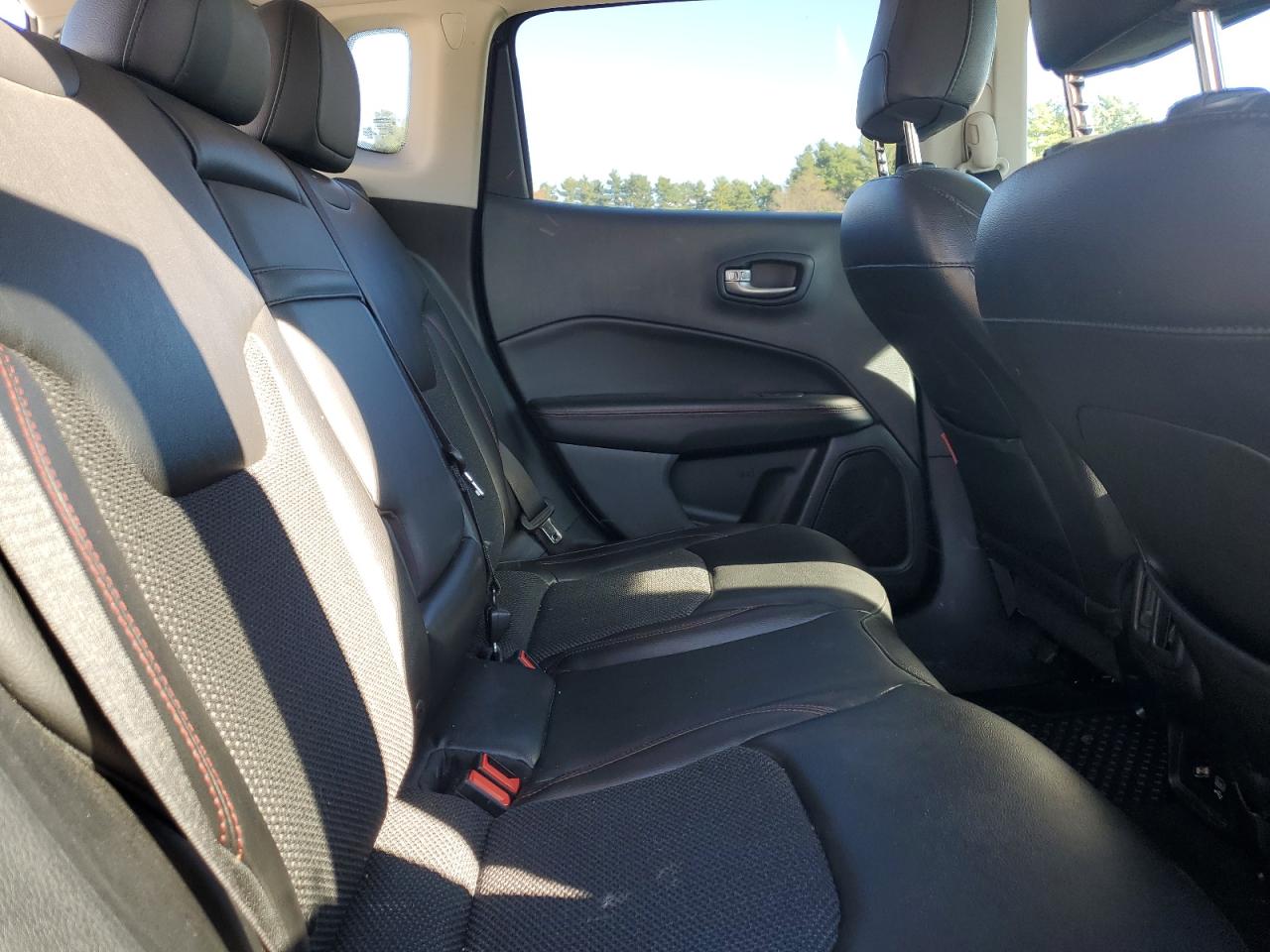 Jeep Compass Trailhawk Image 10