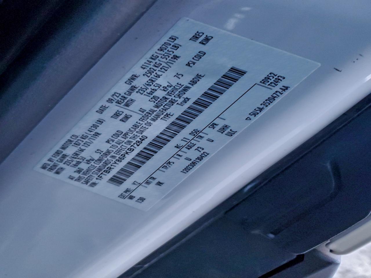 Ford Transit T-250 Image 12