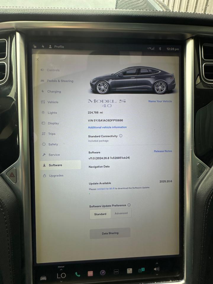 Tesla Model S Image 11