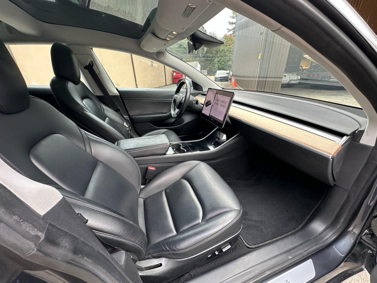 Tesla Model 3 Image 10