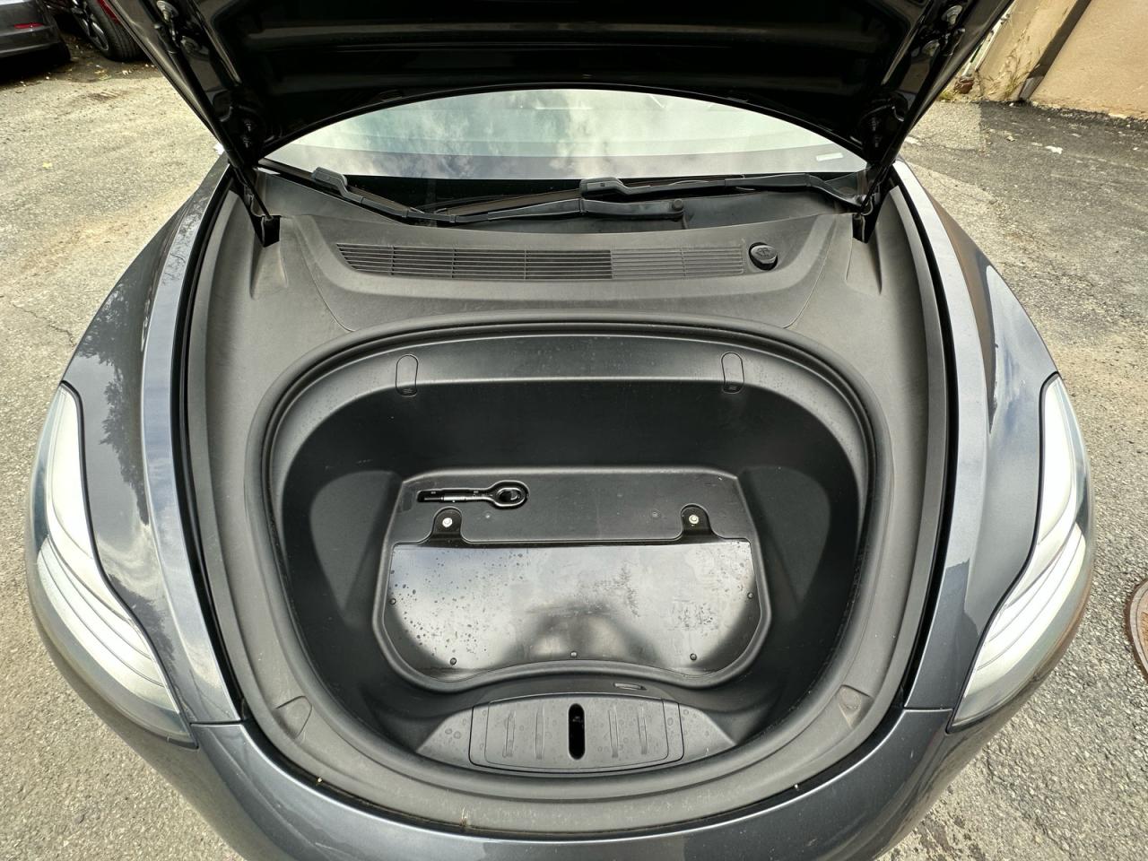 Tesla Model 3 Image 9