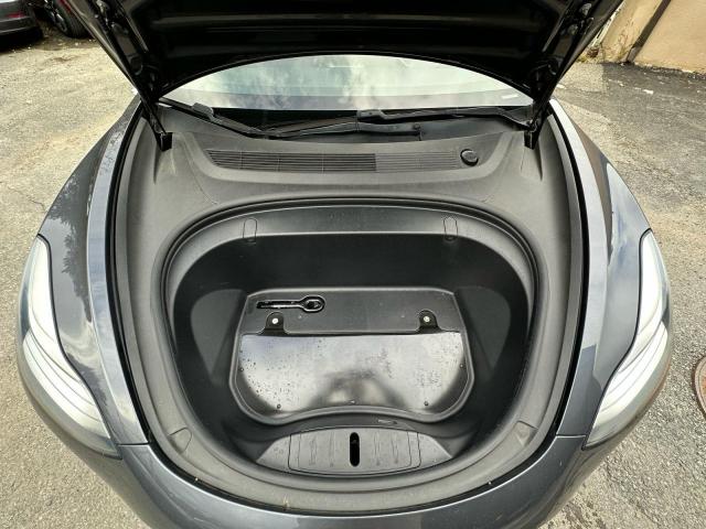 Tesla Model 3 Image 9