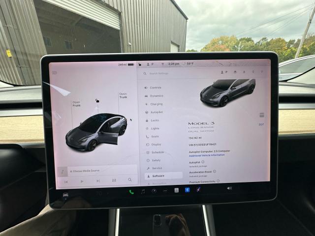 Tesla Model 3 Image 3
