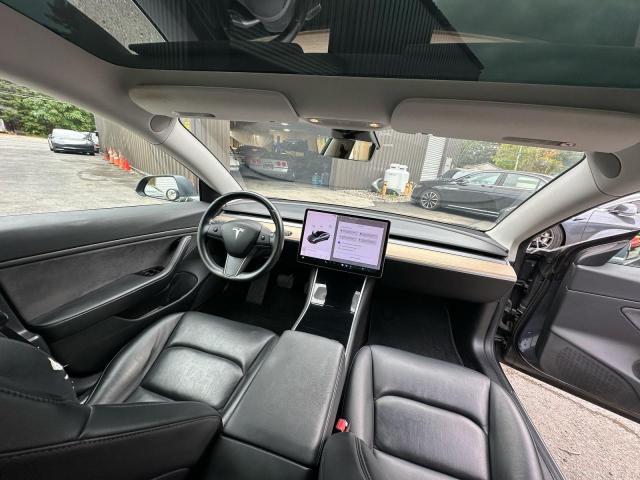 Tesla Model 3 Image 7