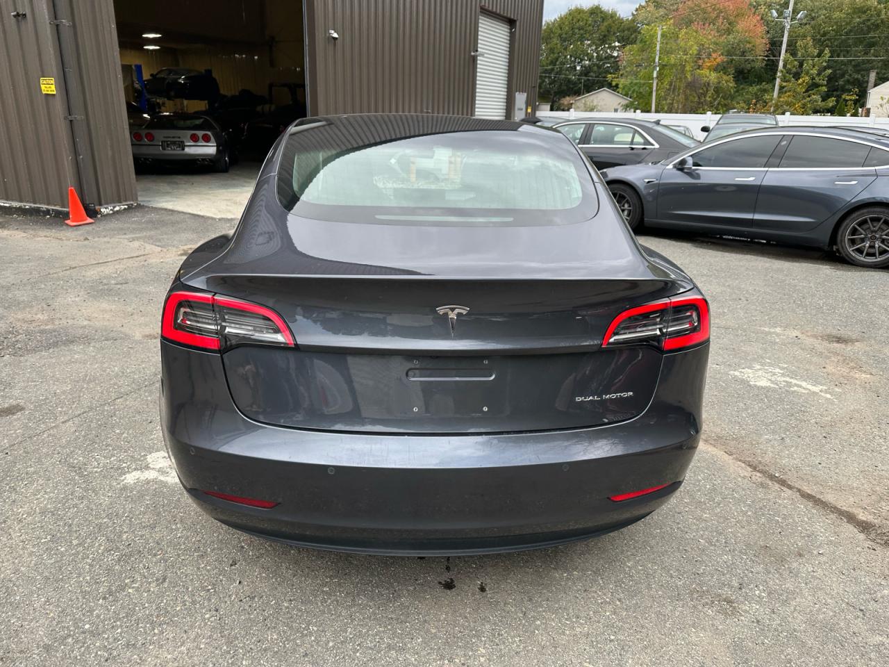Tesla Model 3 Image 12