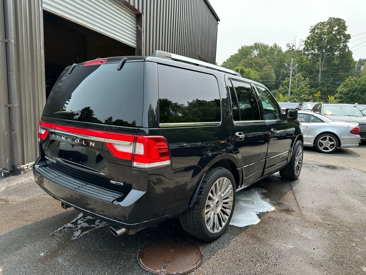 Lincoln Navigator Image 9