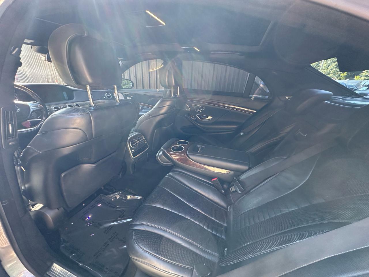 Mercedes-Benz S-Class 550 4matic Image 7