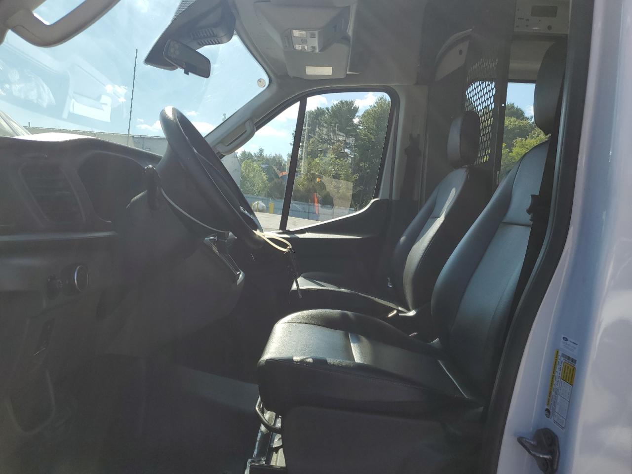 Ford Transit T-250 Image 3