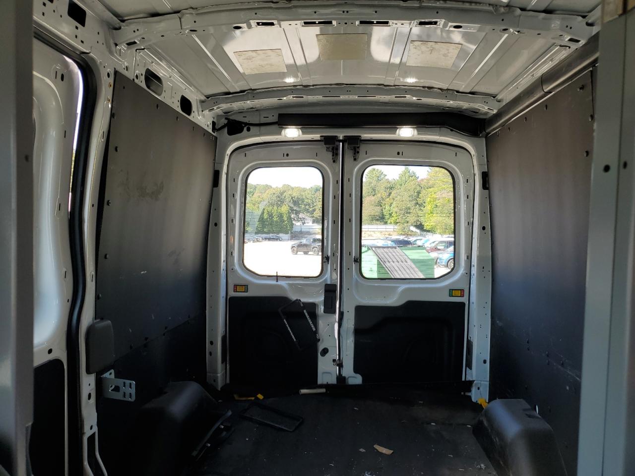 Ford Transit T-250 Image 5