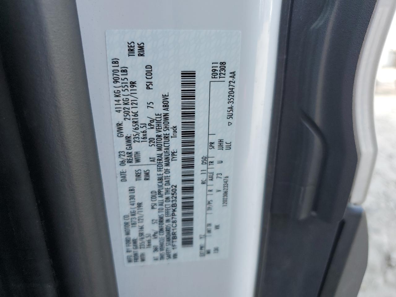 Ford Transit T-250 Image 12