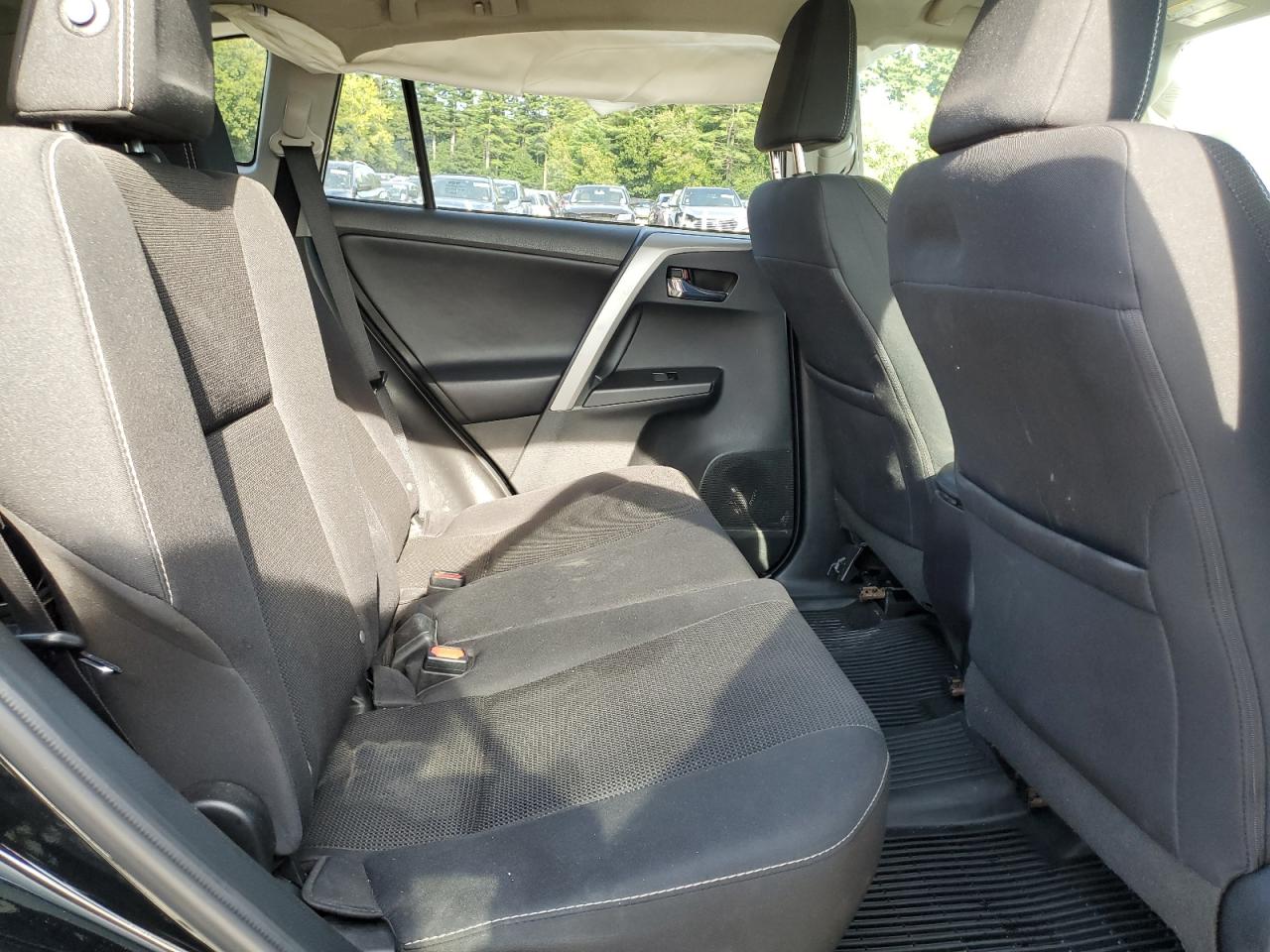 Toyota RAV4 Adventure Image 8