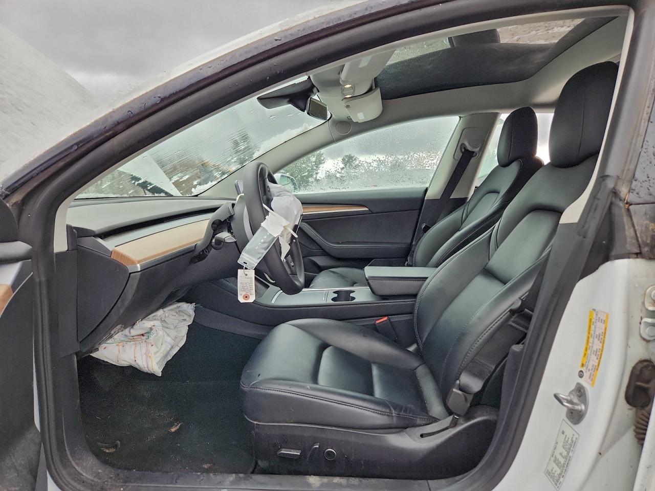 Tesla Model 3 Image 7