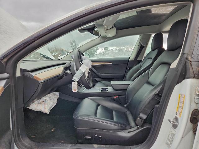 Tesla Model 3 Image 7