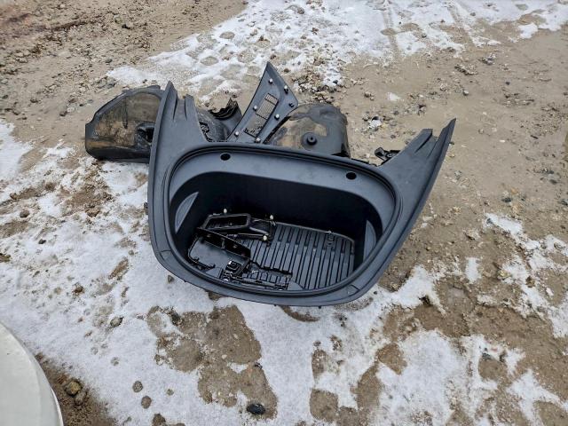 Tesla Model 3 Image 9