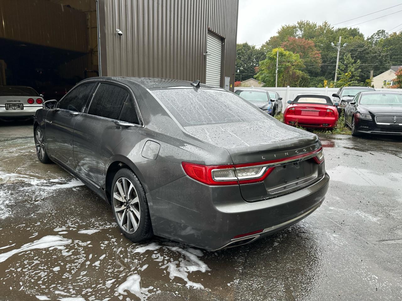 Lincoln Continental Image 4