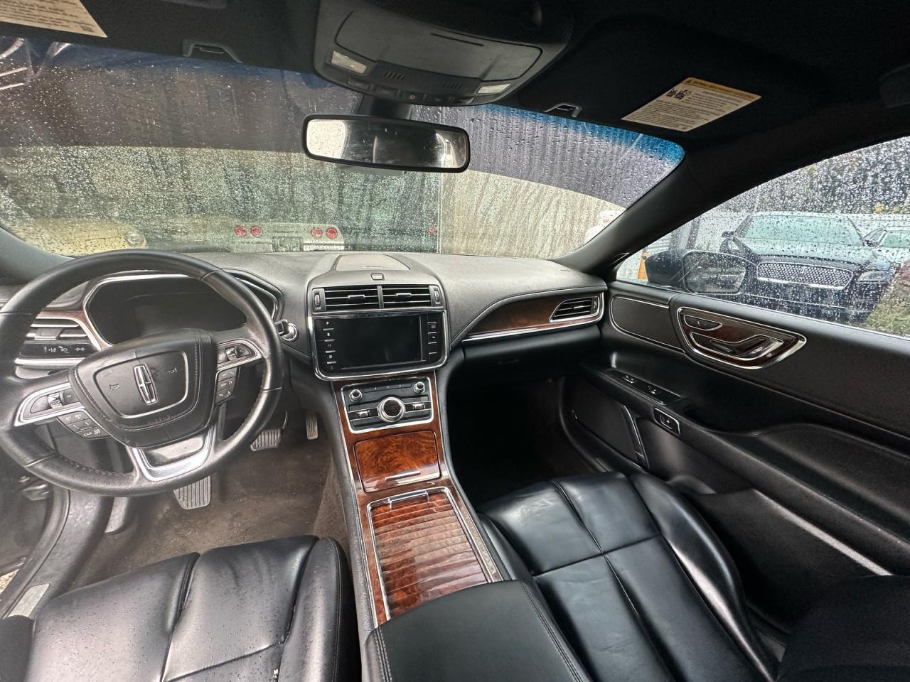 Lincoln Continental Image 7