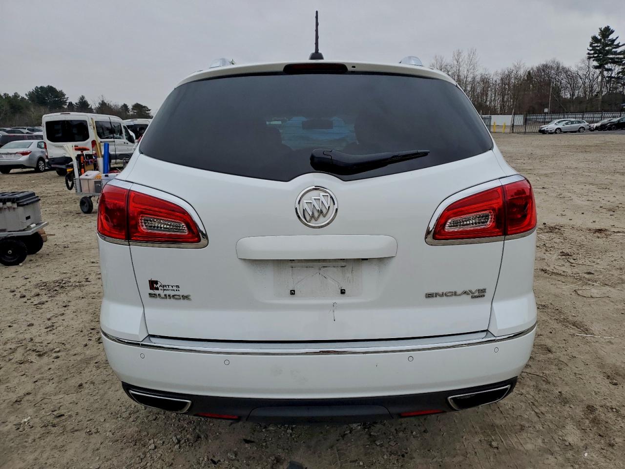 Buick Enclave Image 12