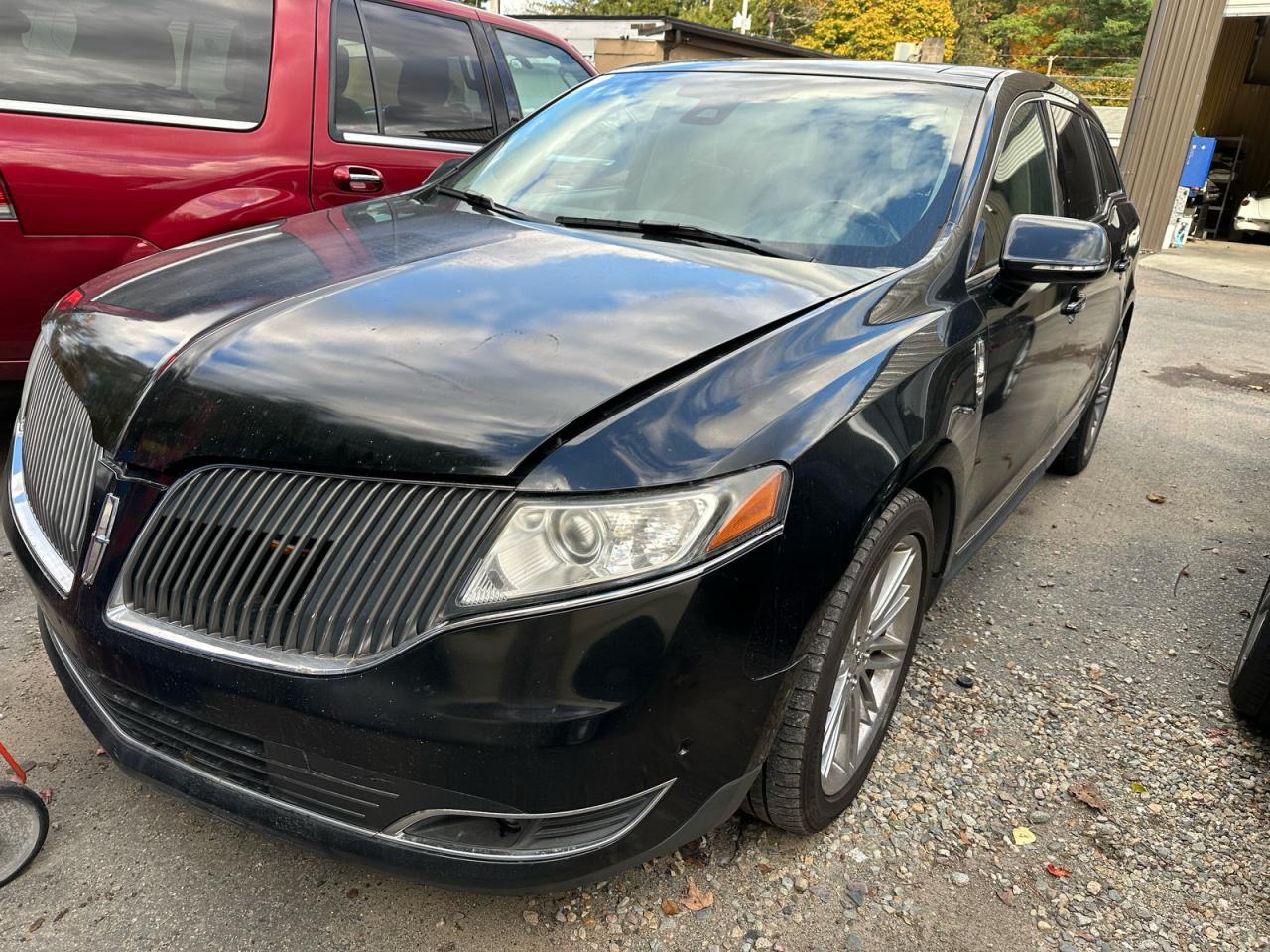 Lincoln MKT Image 3