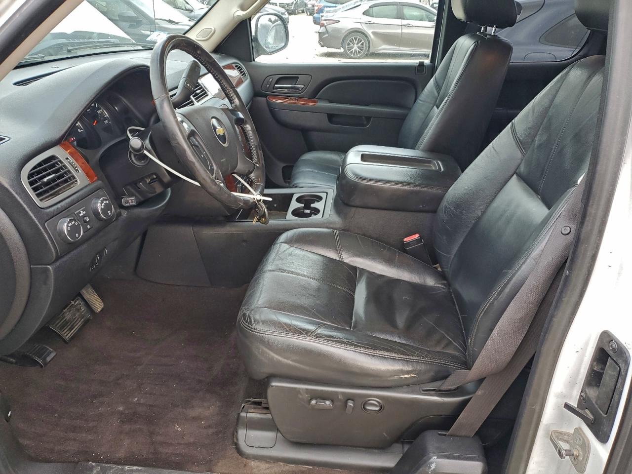 Chevrolet Silverado K1500 Ltz Image 9