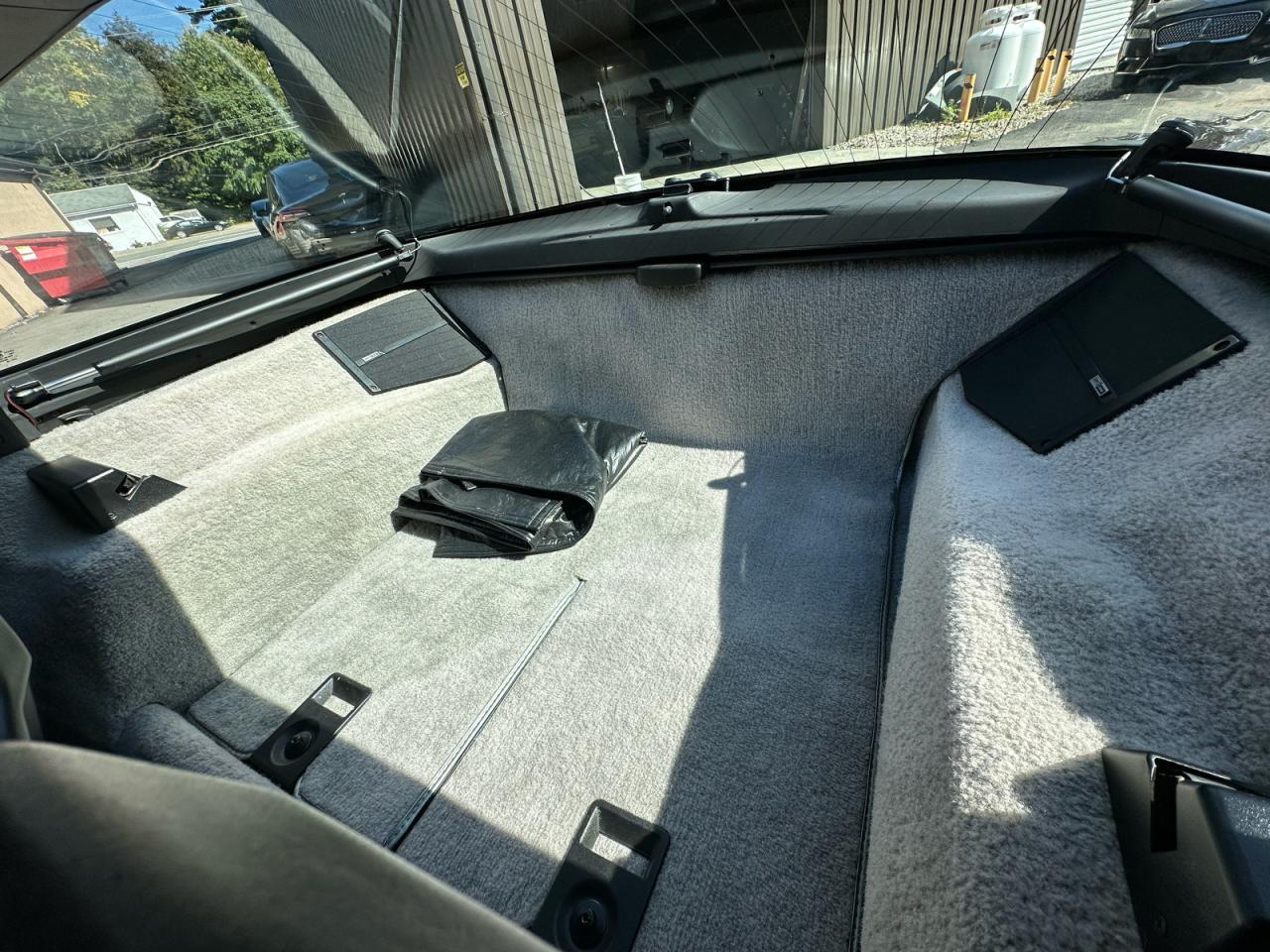 Chevrolet Corvette Image 13