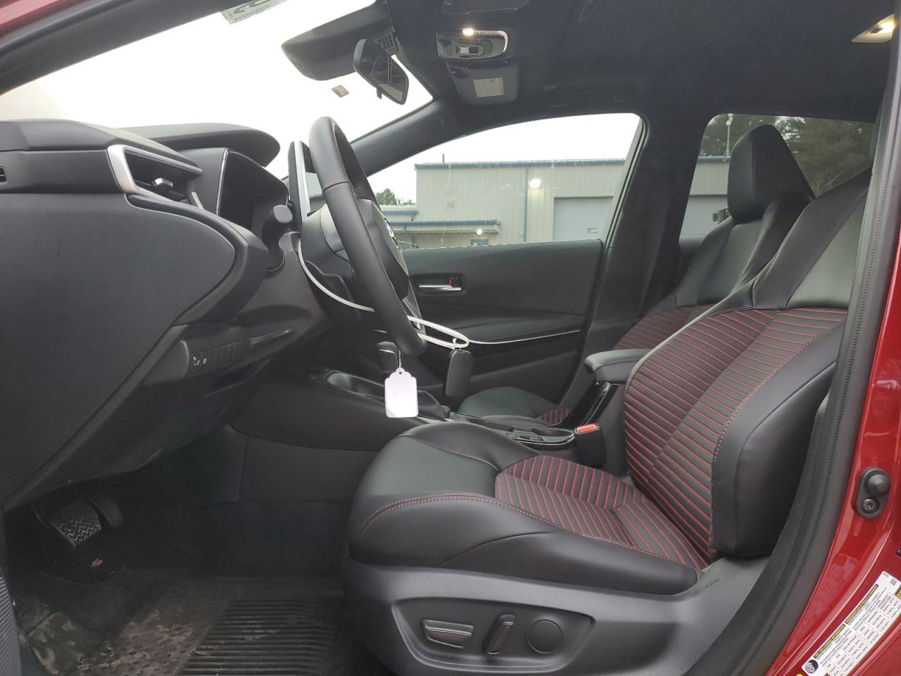 Toyota Corolla Xse Image 9