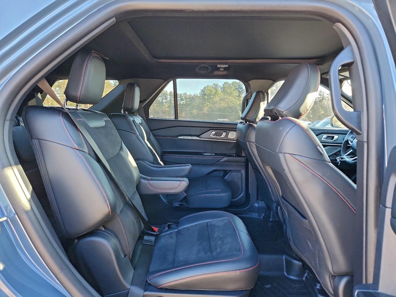 Ford Explorer St Image 6