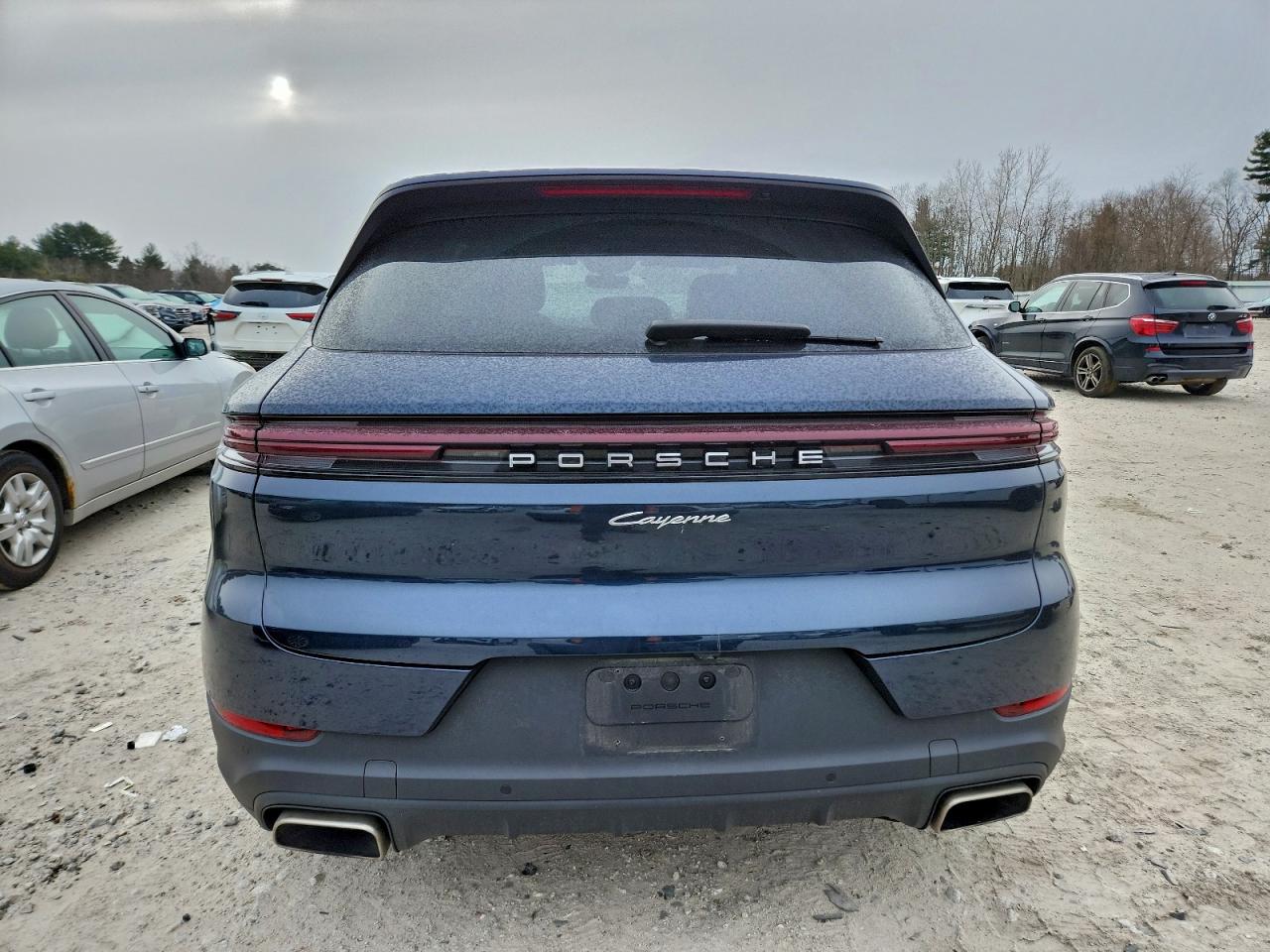 Porsche Cayenne Image 4