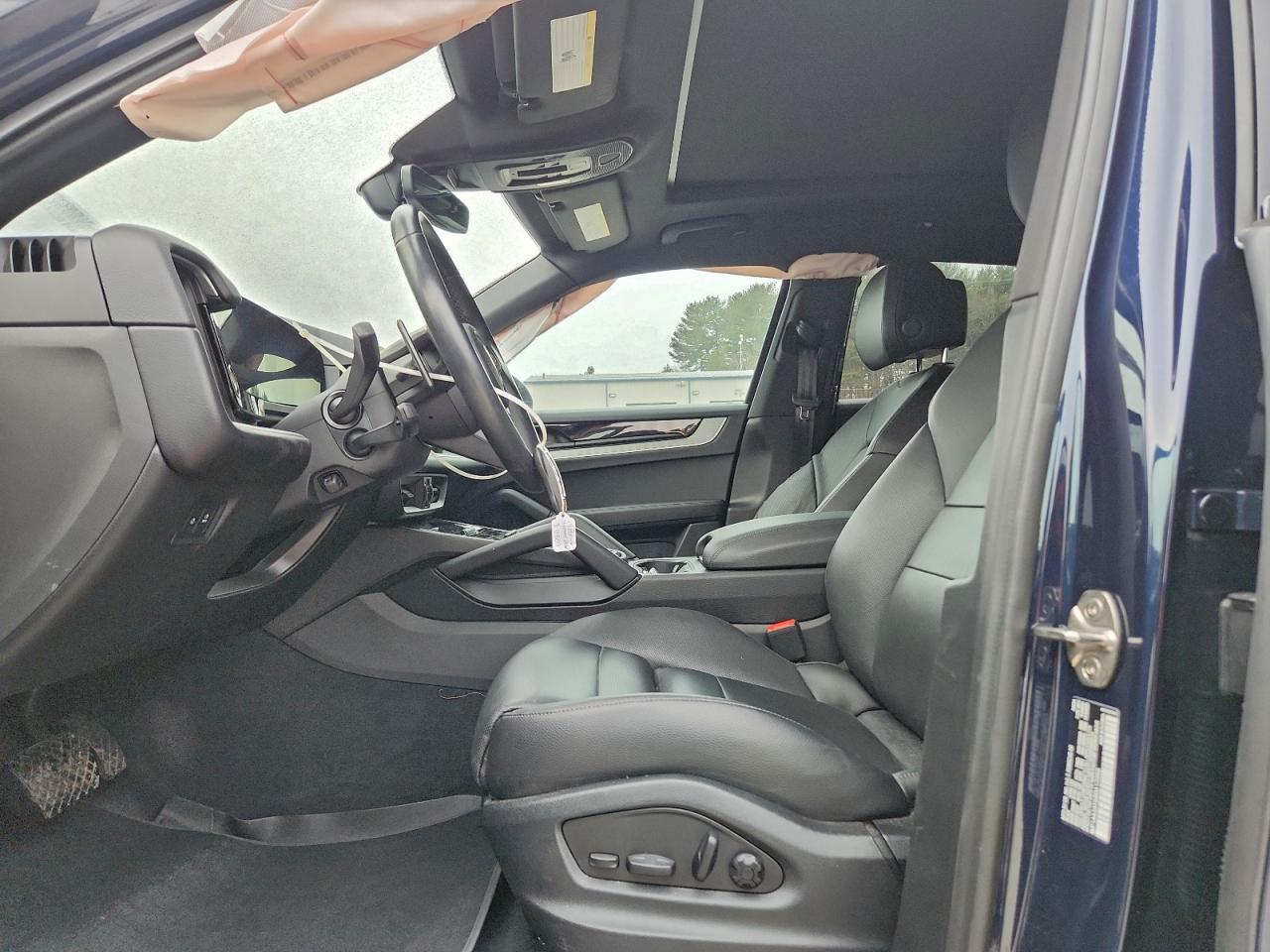 Porsche Cayenne Image 3