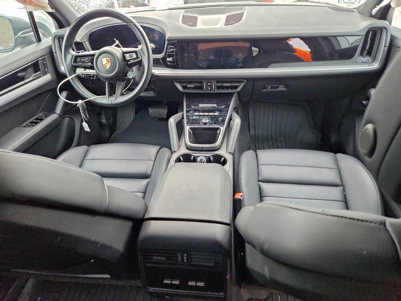 Porsche Cayenne Image 12