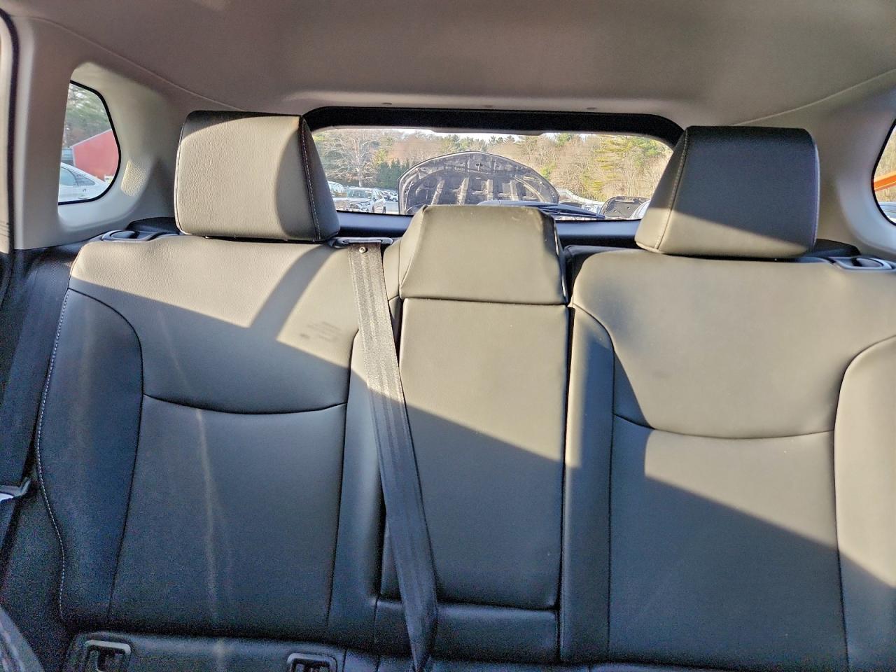 Toyota Corolla Xle Image 12