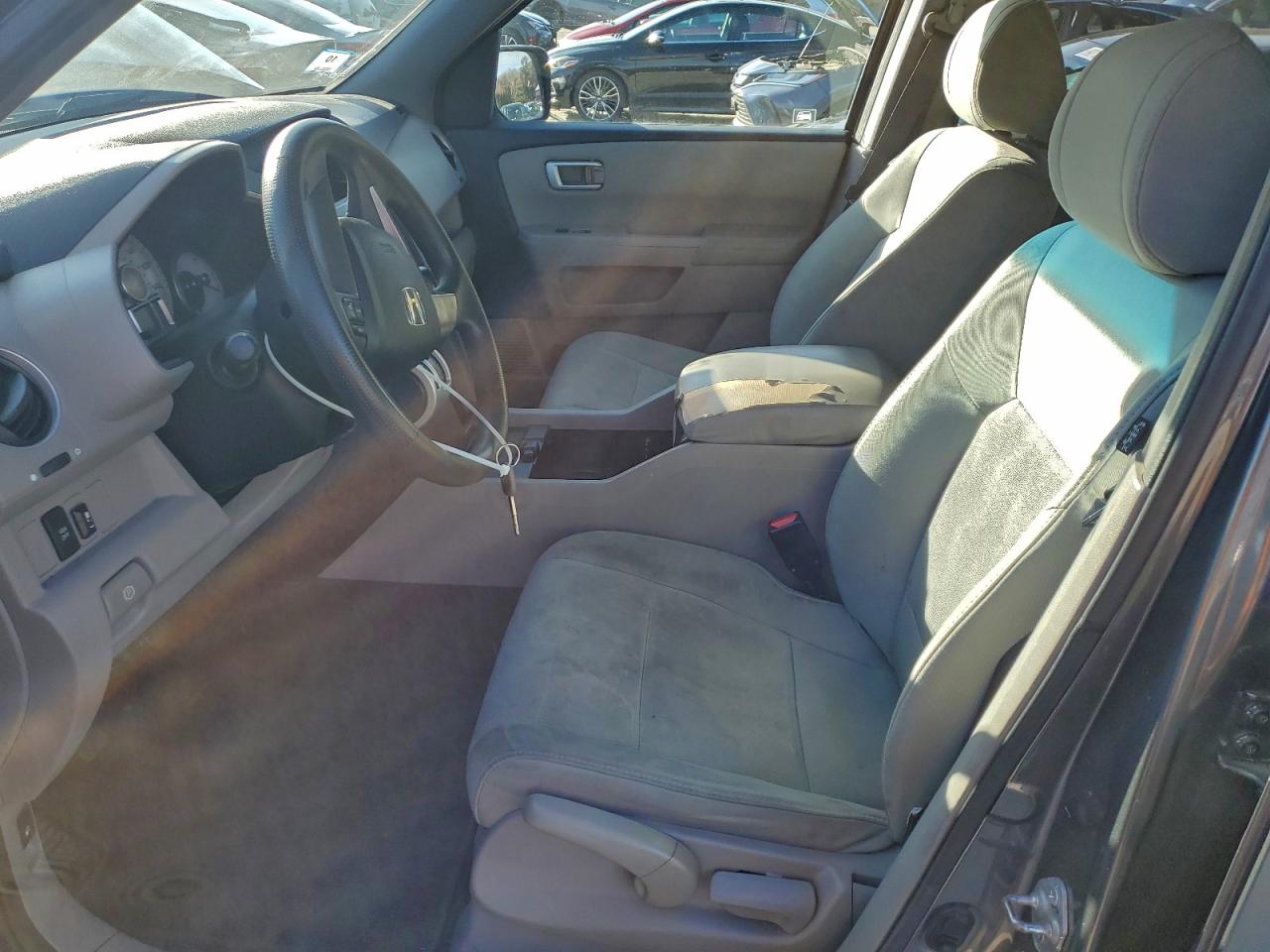 Honda Pilot Lx Image 6