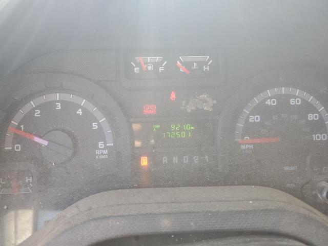 Ford Econoline E250 Van Image 4