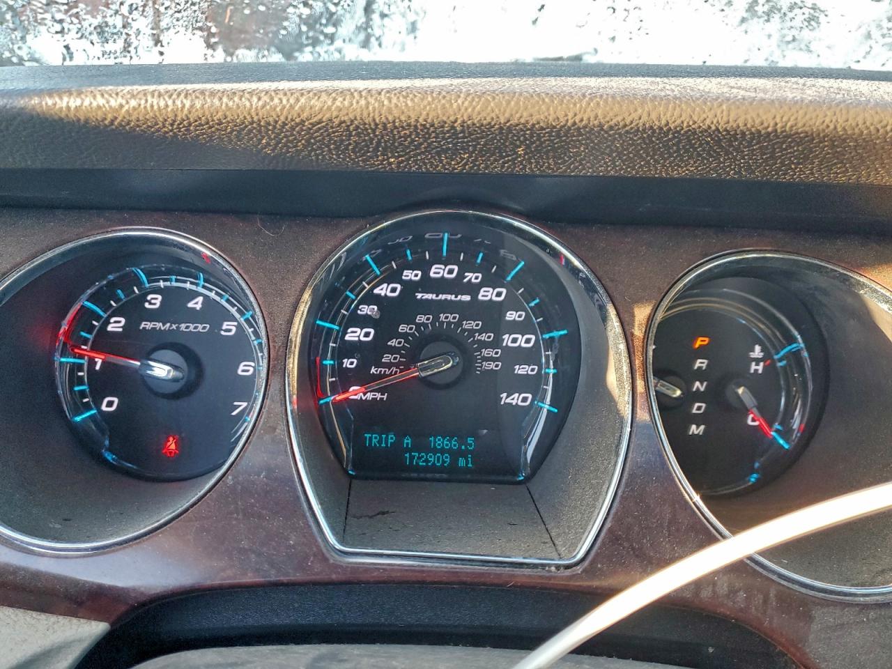 Ford Taurus Sel Image 10