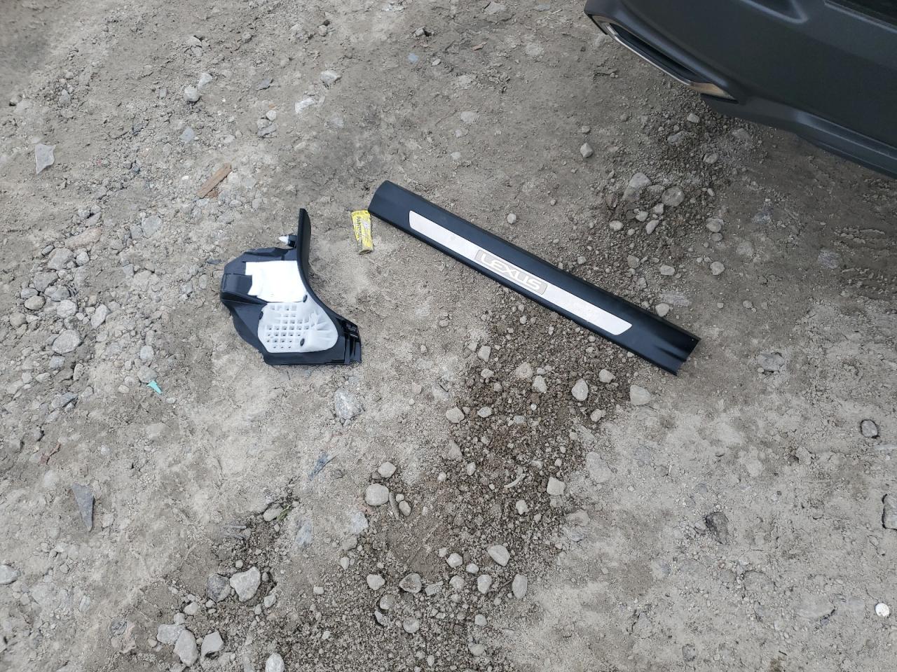 Lexus NX 300 Base Image 4