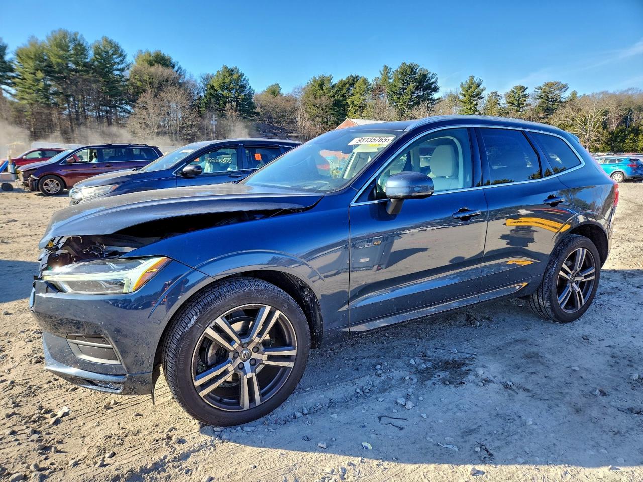 Volvo XC60 T5 Momentum Image 1