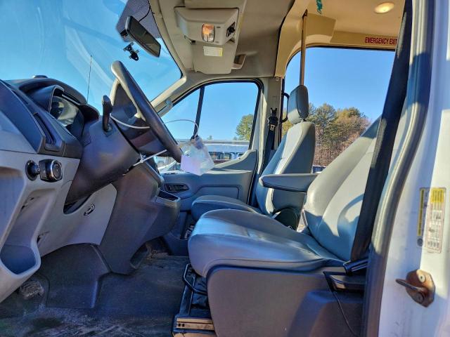 Ford Transit T-150 Image 6