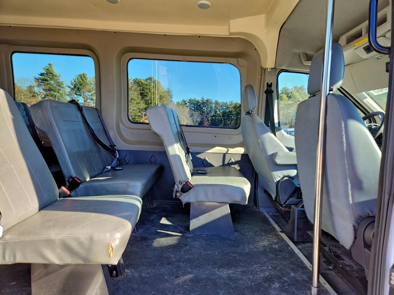 Ford Transit T-150 Image 12