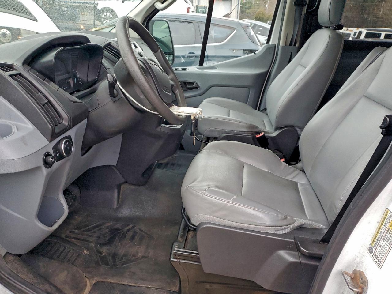 Ford Transit T-150 Image 12