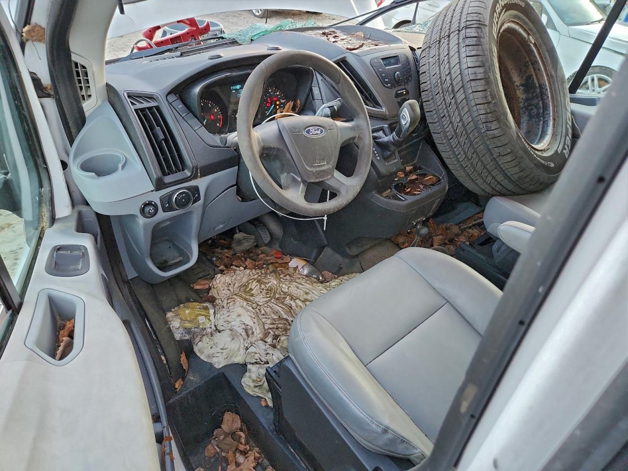 Ford Transit T-150 Image 13