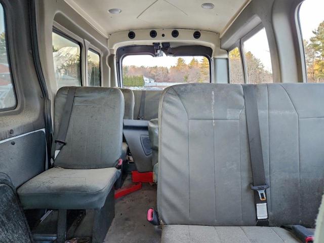 Ford Transit T-150 Image 12