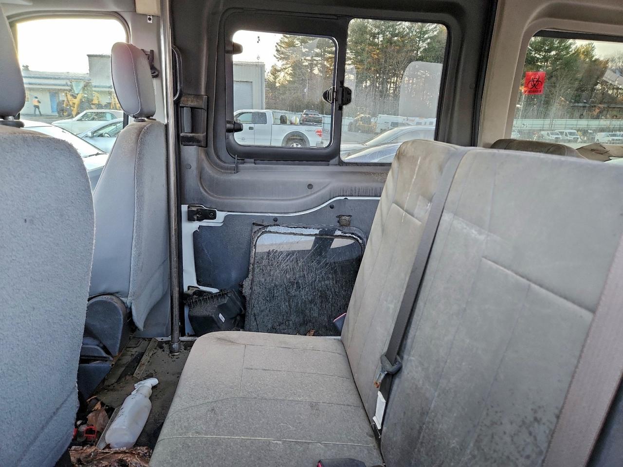 Ford Transit T-150 Image 2