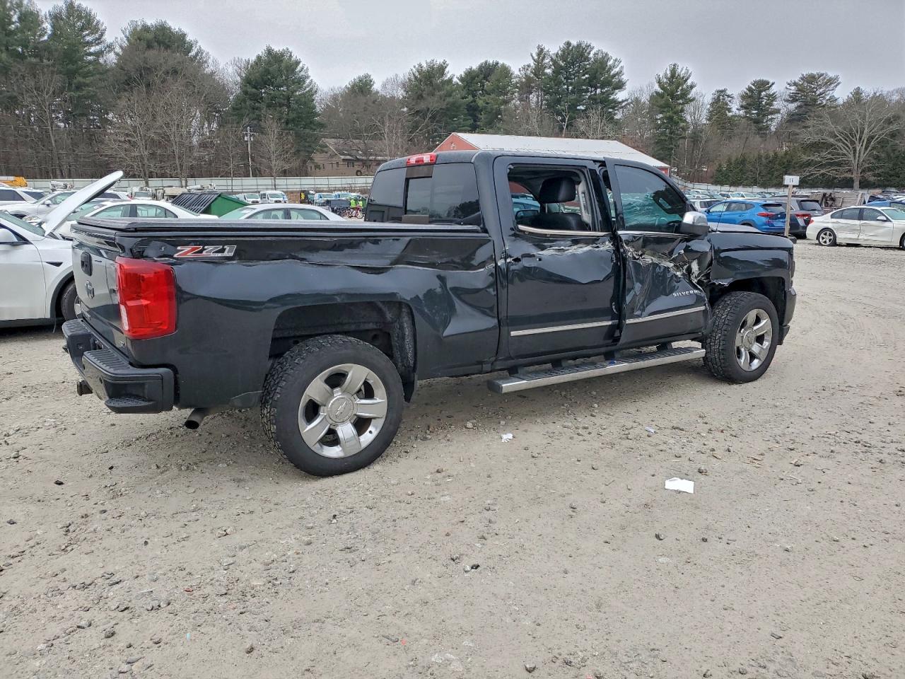 Chevrolet Silverado K1500 Ltz Image 2