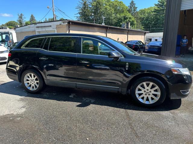 Lincoln MKT Image 12