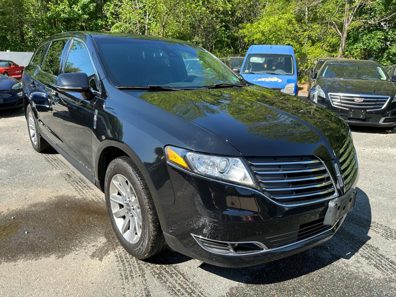 Lincoln MKT Image 1