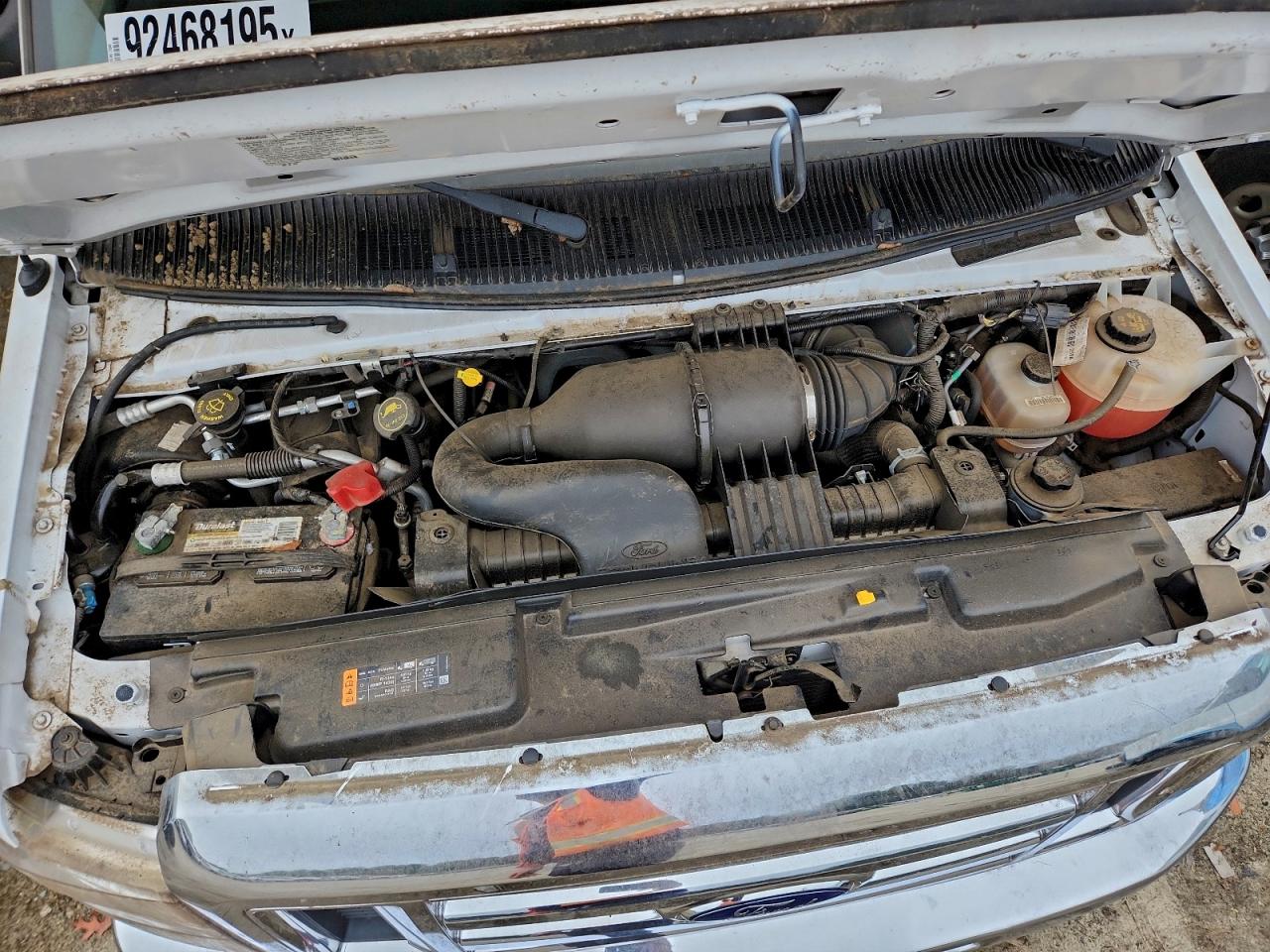 Ford Econoline E450 Super Duty Cutaway Van Image 9