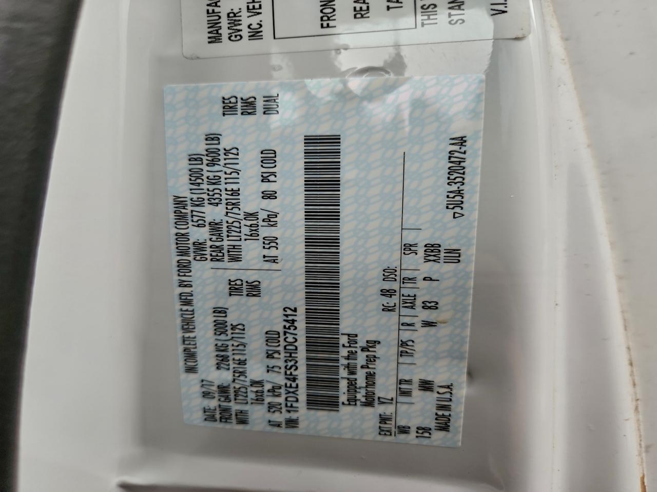 Ford Econoline E450 Super Duty Cutaway Van Image 7