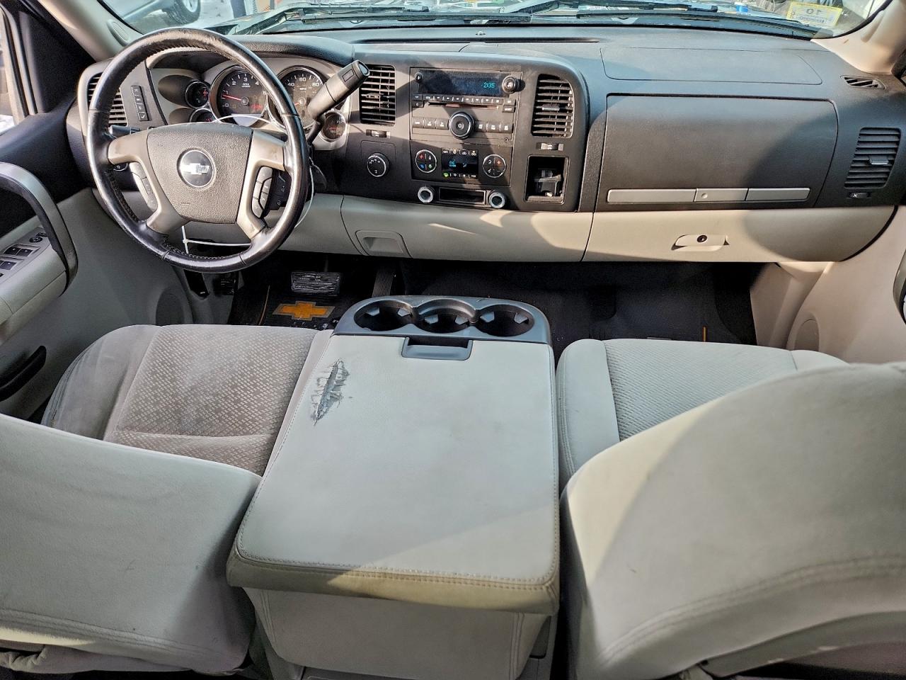 Chevrolet Silverado K1500 Image 6